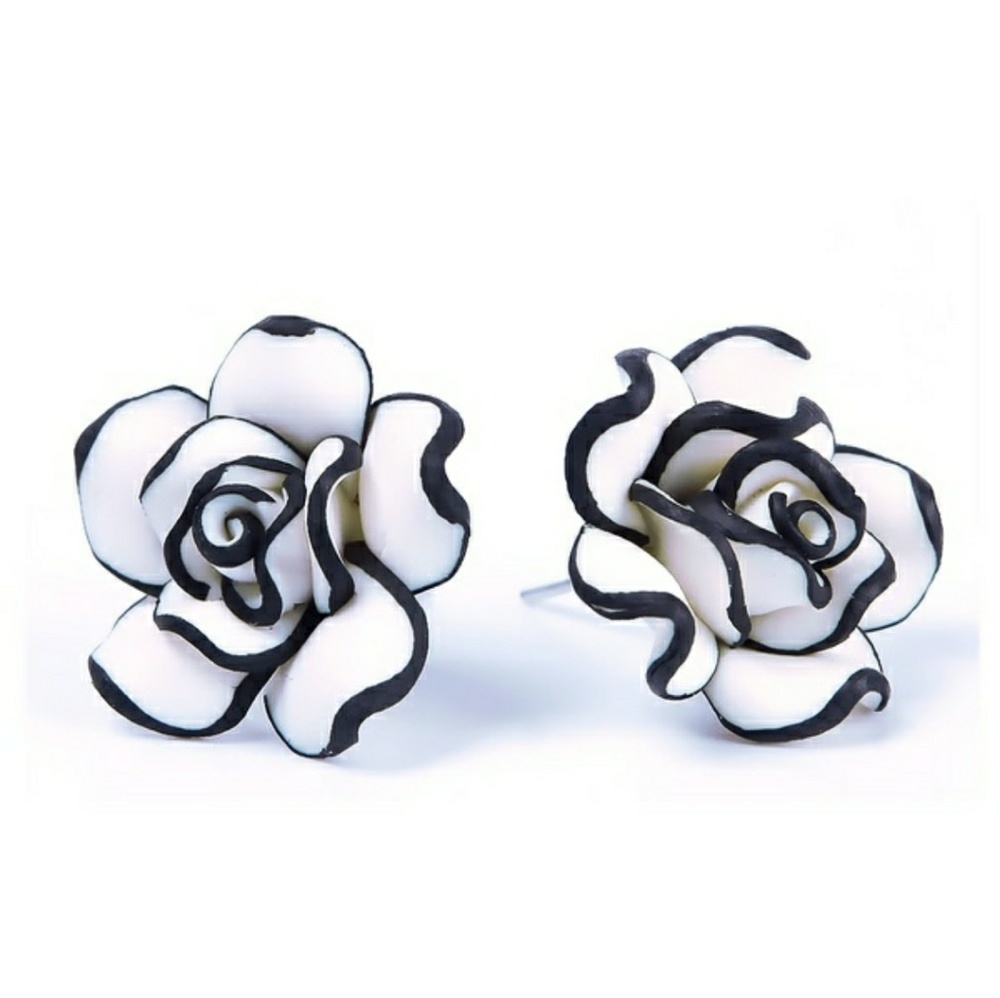 Elegant Black & White Flower Stud Earrings - Picture 2 of 4